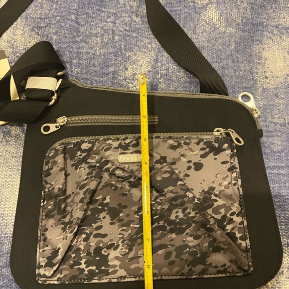 Baggallini - Picture 6 of 8